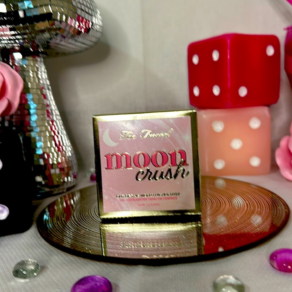 Too Faced Moon Crush Out of This World Highlighter Color: Shooting Star 💫 - Picture 1 of 4